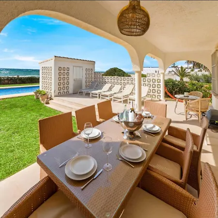 Villa Beachfront For 7 With Pool *