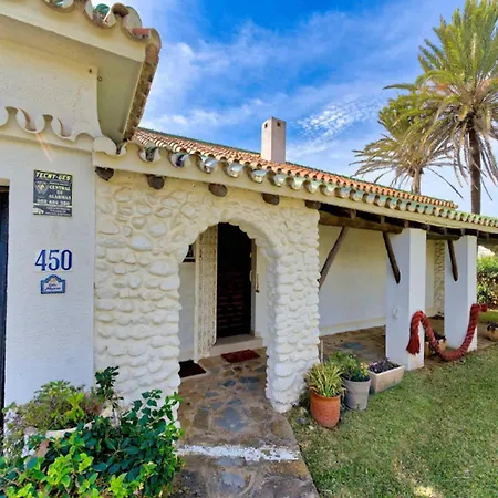 Villa Beachfront For 7 With Pool Marbella