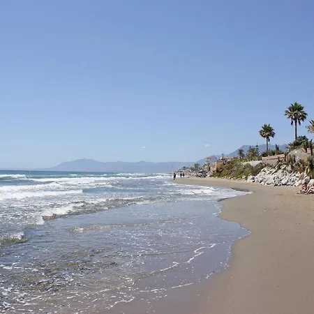Beachfront For 7 With Pool Marbella